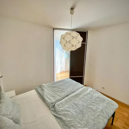 Sunny 100 With Views Close To The Centre Vienna Gate * ברטיסלאבה