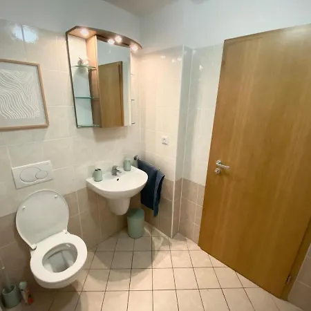 Sunny 100 With Views Close To The Centre Vienna Gate דירה ברטיסלאבה